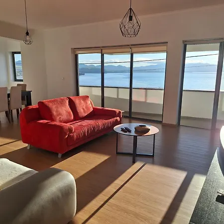 Apartment 106 North
